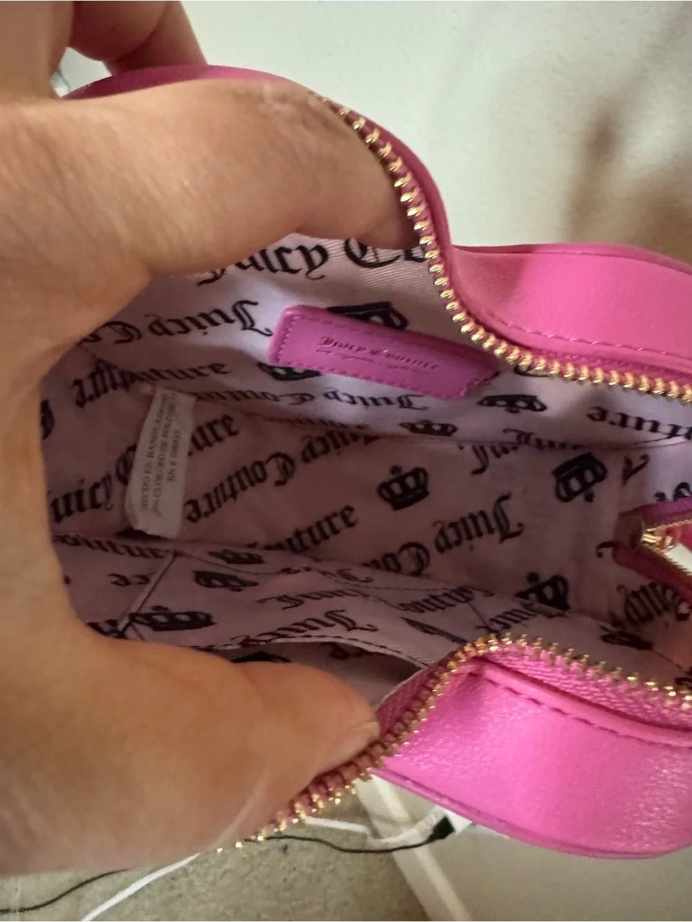 Juicy Couture Heart Shaped Pink Crossbody Bag Charm Purse - Picture 6 of 6
